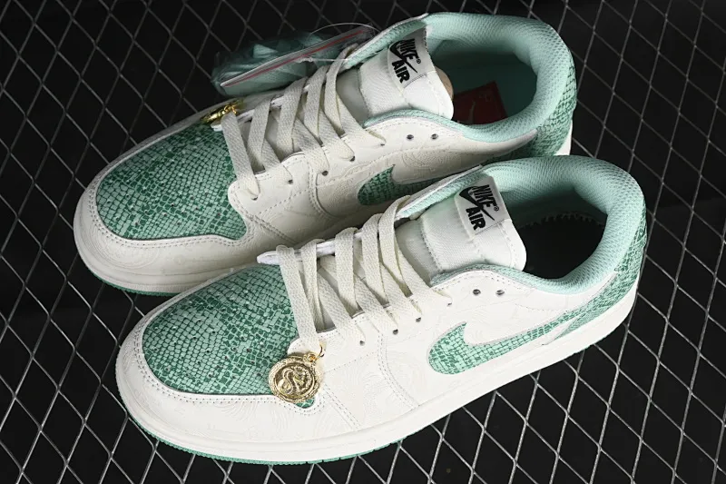 All Categories Air Jordan Jordan Series Basketball Shoes Air Jordan 1 Low Air Jordan 1 Low OG AJ1 Joe 1 Year of the Snake Limited Green Snake Low-top Retro Basketball Shoes HF3144-100